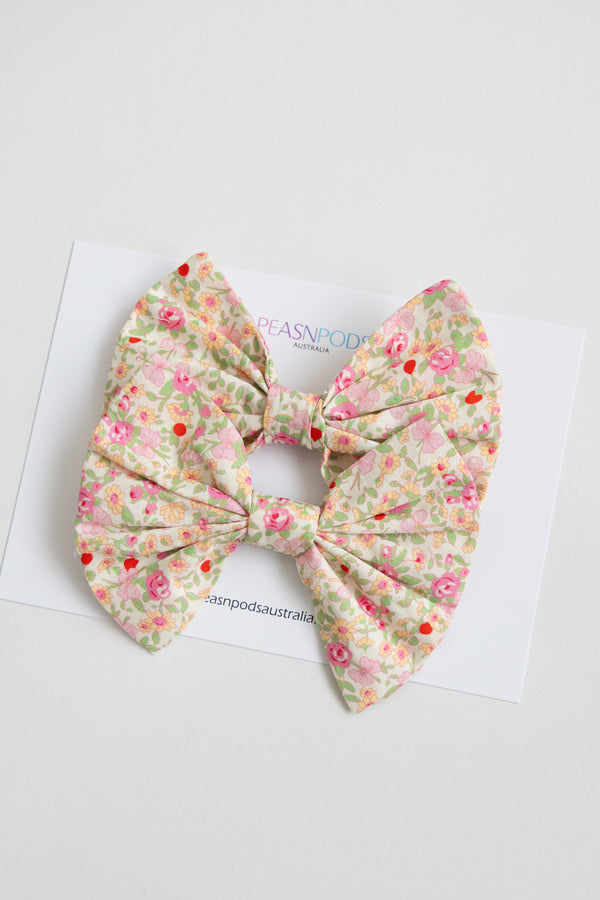 Mabel Bows