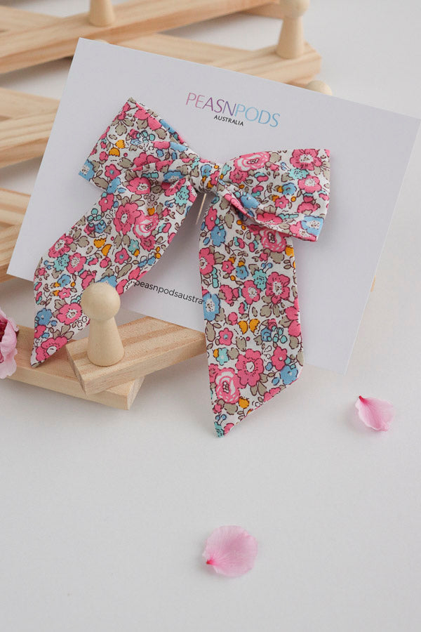 Hazel Classic Bow